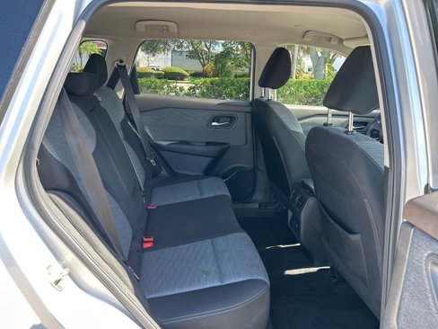 Used 2023 Nissan Rogue SV image 38