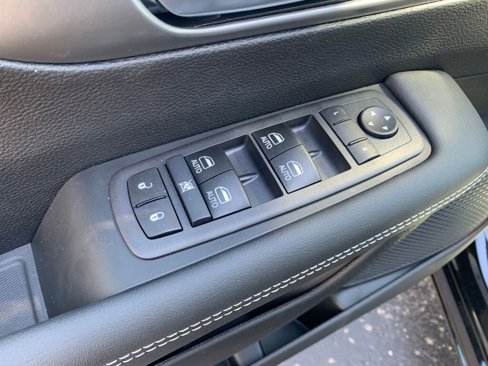 New 2026 Chrysler Pacifica Select image 10