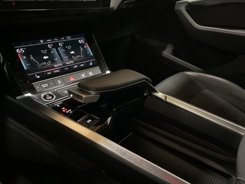 Used 2021 Audi e-tron Premium w/ Black Optic Package image 57