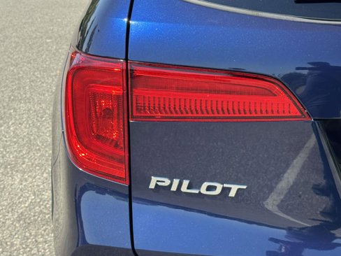 Used 2018 Honda Pilot EX image 9