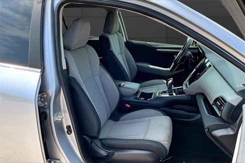 Used 2022 Subaru Outback Premium image 7