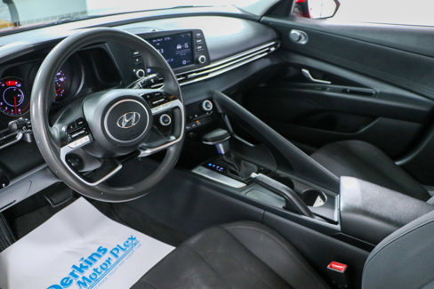 Used 2022 Hyundai Elantra SEL image 21