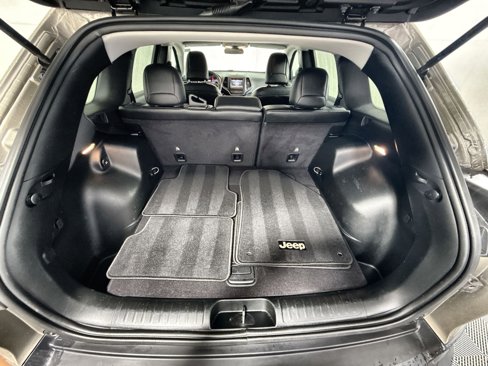 Used 2019 Jeep Cherokee Latitude Plus image 24
