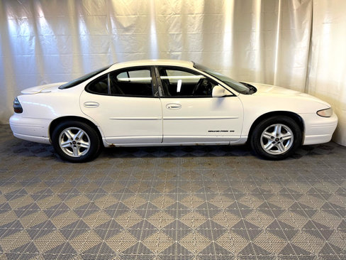 Used 2002 Pontiac Grand Prix SE w/ Widetrack Smart Pkg image 9