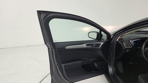 Used 2019 Ford Fusion SE image 22