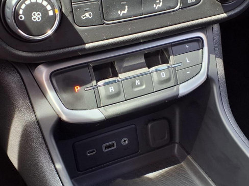 Used 2024 GMC Terrain SLE image 16