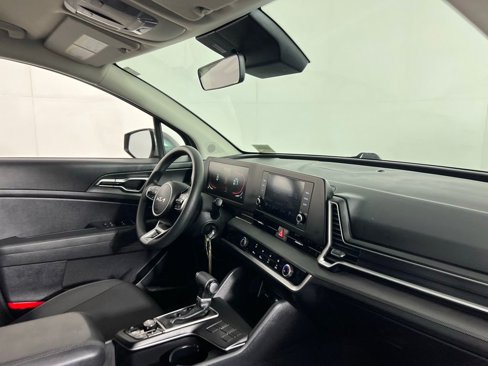 Used 2024 Kia Sportage LX image 32
