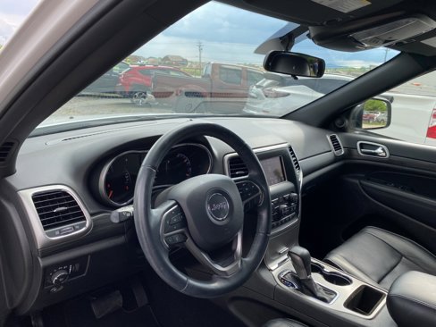 Used 2021 Jeep Grand Cherokee Laredo image 11