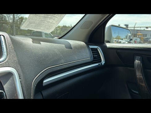 Used 2016 GMC Acadia SLT image 17