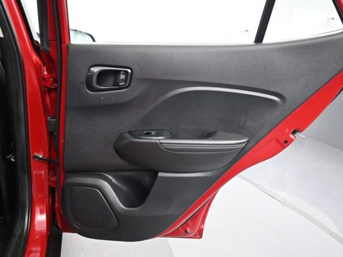 Used 2022 Hyundai Venue Limited w/ Cargo Package image 33