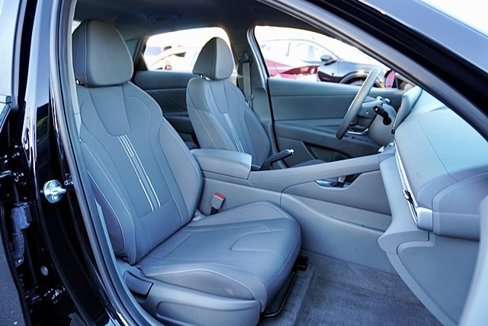 Certified 2024 Hyundai Elantra SEL image 12