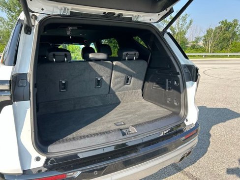 Used 2024 Chevrolet Traverse RS image 44