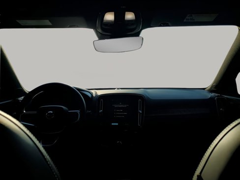 Used 2022 Volvo XC40 P8 Recharge Plus image 21