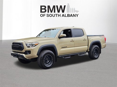 Used 2017 Toyota Tacoma SR5 image 6