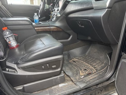 Used 2016 Chevrolet Suburban LS image 4