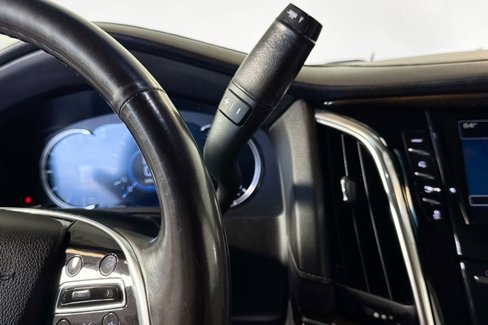 Used 2018 Cadillac Escalade ESV Premium Luxury image 16