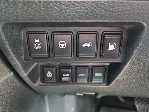Used 2019 Nissan Rogue S image 25