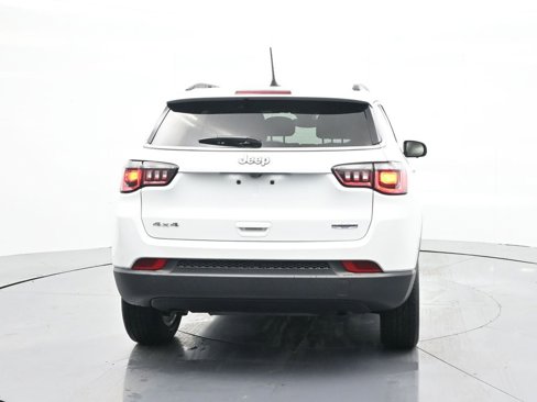 Used 2023 Jeep Compass Latitude w/ Convenience Group image 2