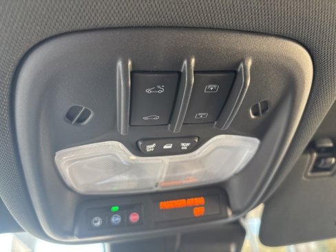 Used 2025 Chevrolet TrailBlazer RS w/ Convenience Package image 19