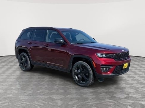 New 2025 Jeep Grand Cherokee Altitude image 7