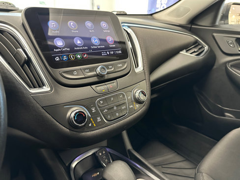 Used 2021 Chevrolet Malibu LT image 40