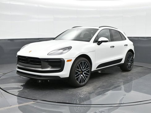 Used 2025 Porsche Macan Turbo image 1