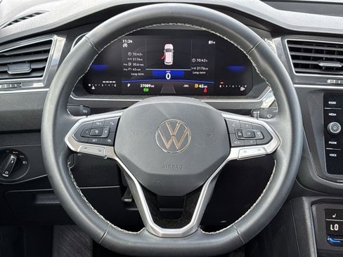 Used 2024 Volkswagen Tiguan SE image 11