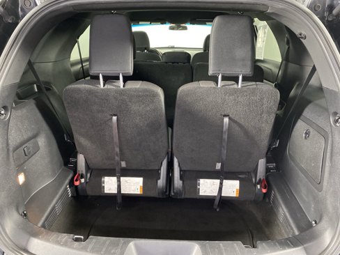Used 2017 Ford Explorer XLT image 32