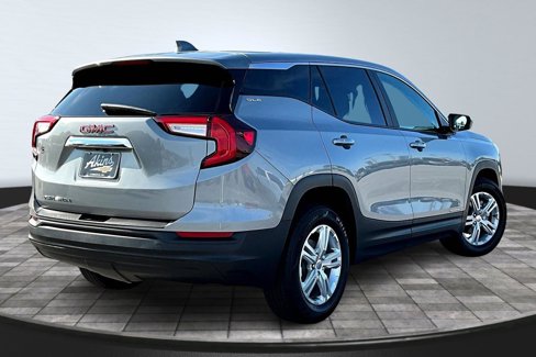 Used 2024 GMC Terrain SLE image 6
