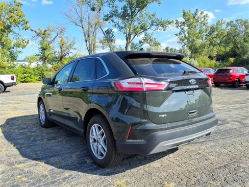 Used 2024 Ford Edge SEL w/ Convenience Package image 7