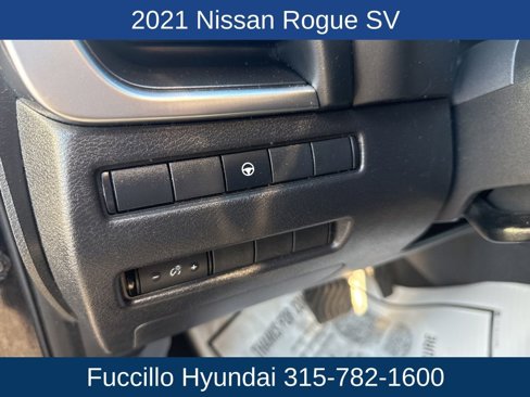 Used 2021 Nissan Rogue SV image 13