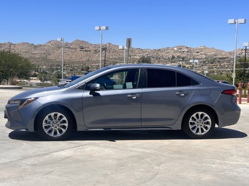 Used 2021 Toyota Corolla XLE w/ Carpet Mat Package (TMS) image 4