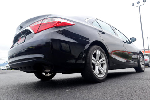 Used 2015 Toyota Camry LE image 18