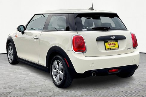 Used 2017 MINI Cooper 2-Door Hardtop image 4
