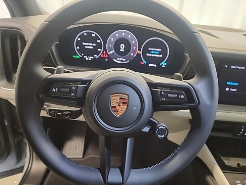 New 2025 Porsche Cayenne image 7