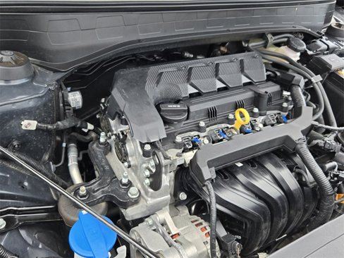 Certified 2025 Hyundai Venue SEL image 17