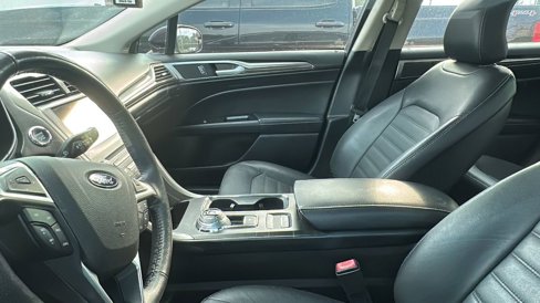 Used 2018 Ford Fusion SE w/ Fusion SE Technology Package image 7