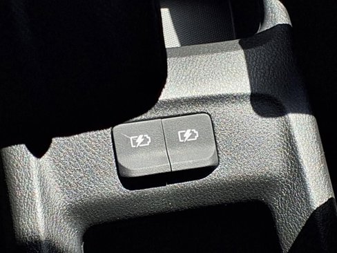 New 2025 Nissan Kicks Play S image 13