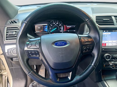 Used 2017 Ford Explorer XLT w/ Equipment Group 202A image 12