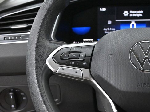 Used 2022 Volkswagen Tiguan S image 17