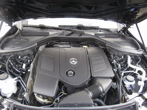 Certified 2025 Mercedes-Benz GLC 300 4MATIC image 8