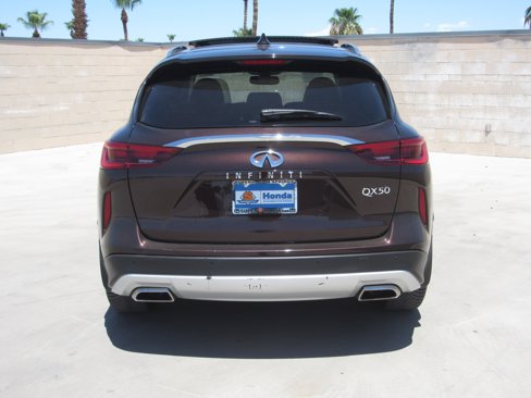 Used 2020 INFINITI QX50 Luxe w/ Navigation Package image 7