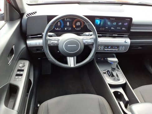 Used 2025 Hyundai Kona SEL image 6