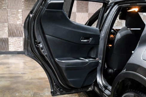 Used 2018 Toyota C-HR XLE image 45