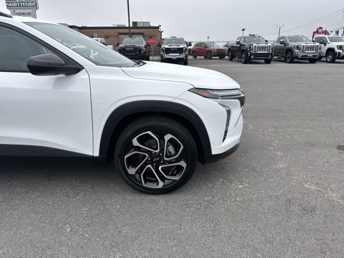 New 2025 Chevrolet Trax RS w/ Sunroof Package image 4
