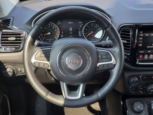 Used 2020 Jeep Compass Limited image 28