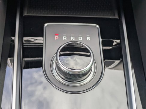 Used 2020 Jaguar F-PACE Premium image 17