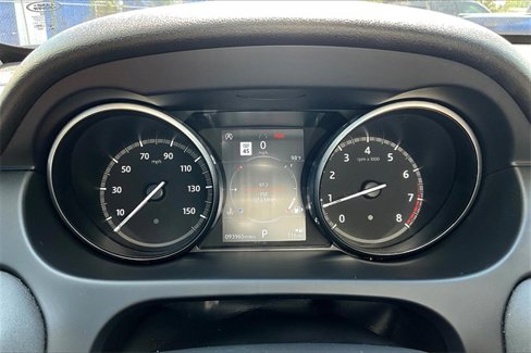 Used 2018 Land Rover Discovery Sport HSE image 20