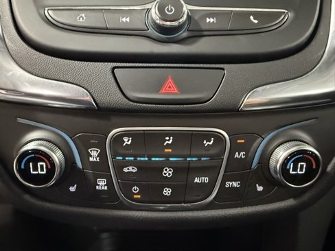 Used 2018 Chevrolet Equinox LT image 19