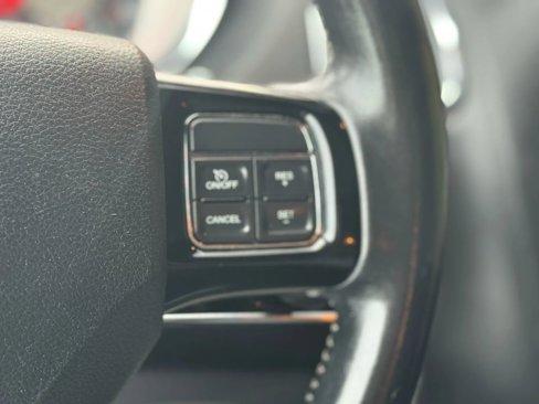 Used 2019 Dodge Grand Caravan SXT image 24